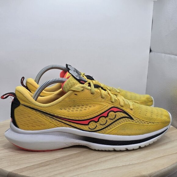 Size 10- Saucony Women's Kinvara 13 Running Shoe, VIZIGLD/VIZIRED, - Picture 3 of 10